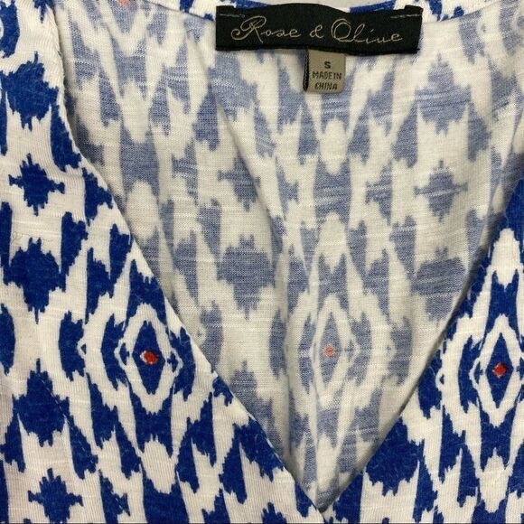 ROSE & OLIVE Blue sleeveless top size Small - Picture 3 of 6